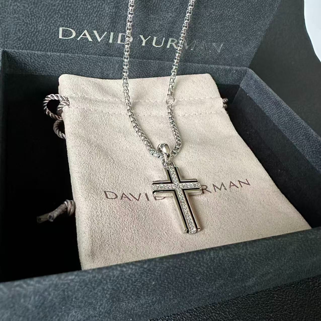 David Yurman 3mm Cross Pendant 925 Sterling Silver w/ Diamonds Chain length 20″