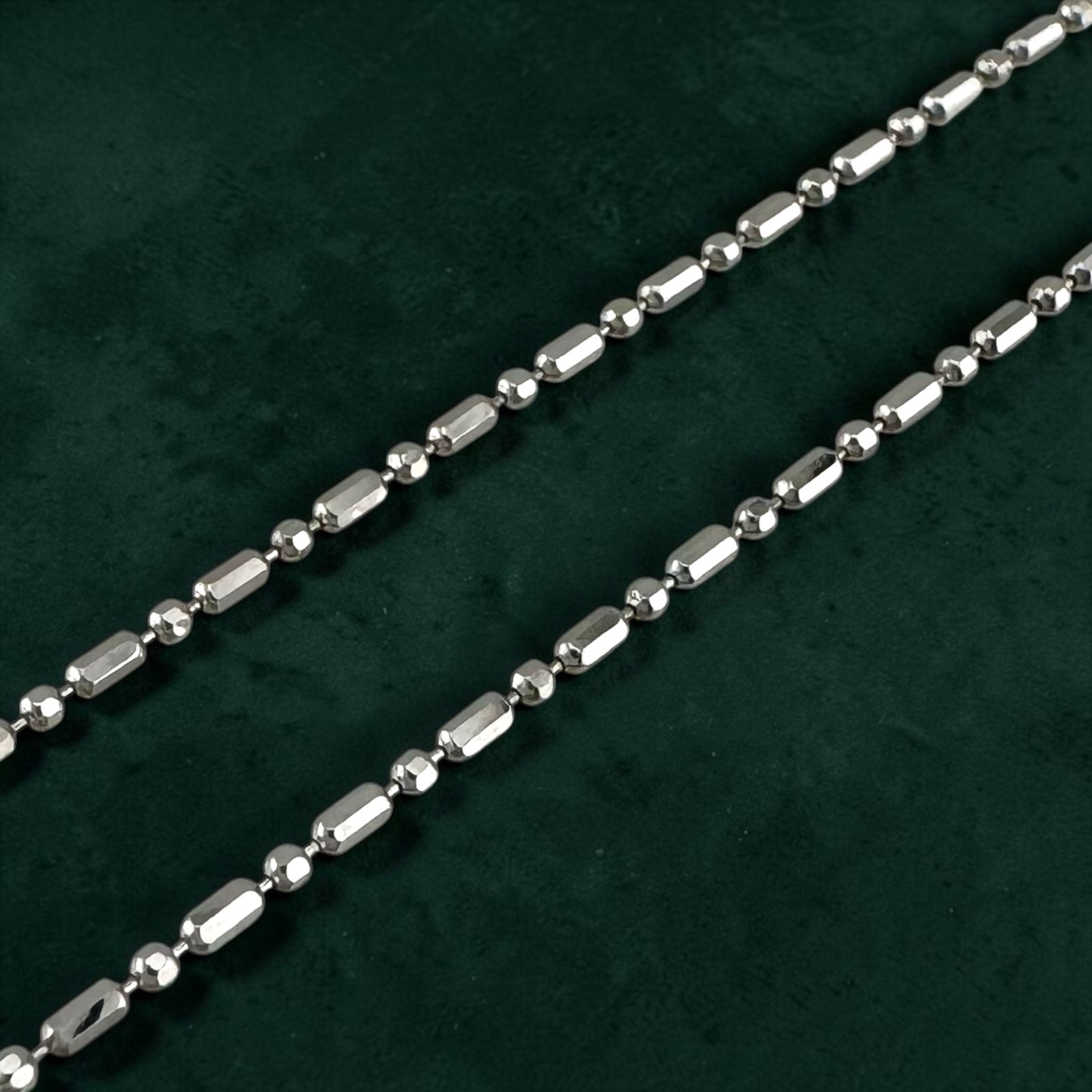 14 Karat White Gold Ball Bead Chain Necklace 24” 0.9mm 2.1g