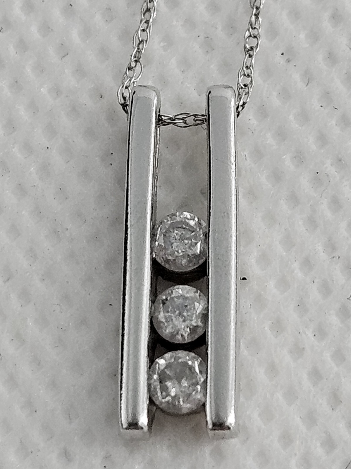Estate 10k White Gold 1/4 Carat Diamond Necklace