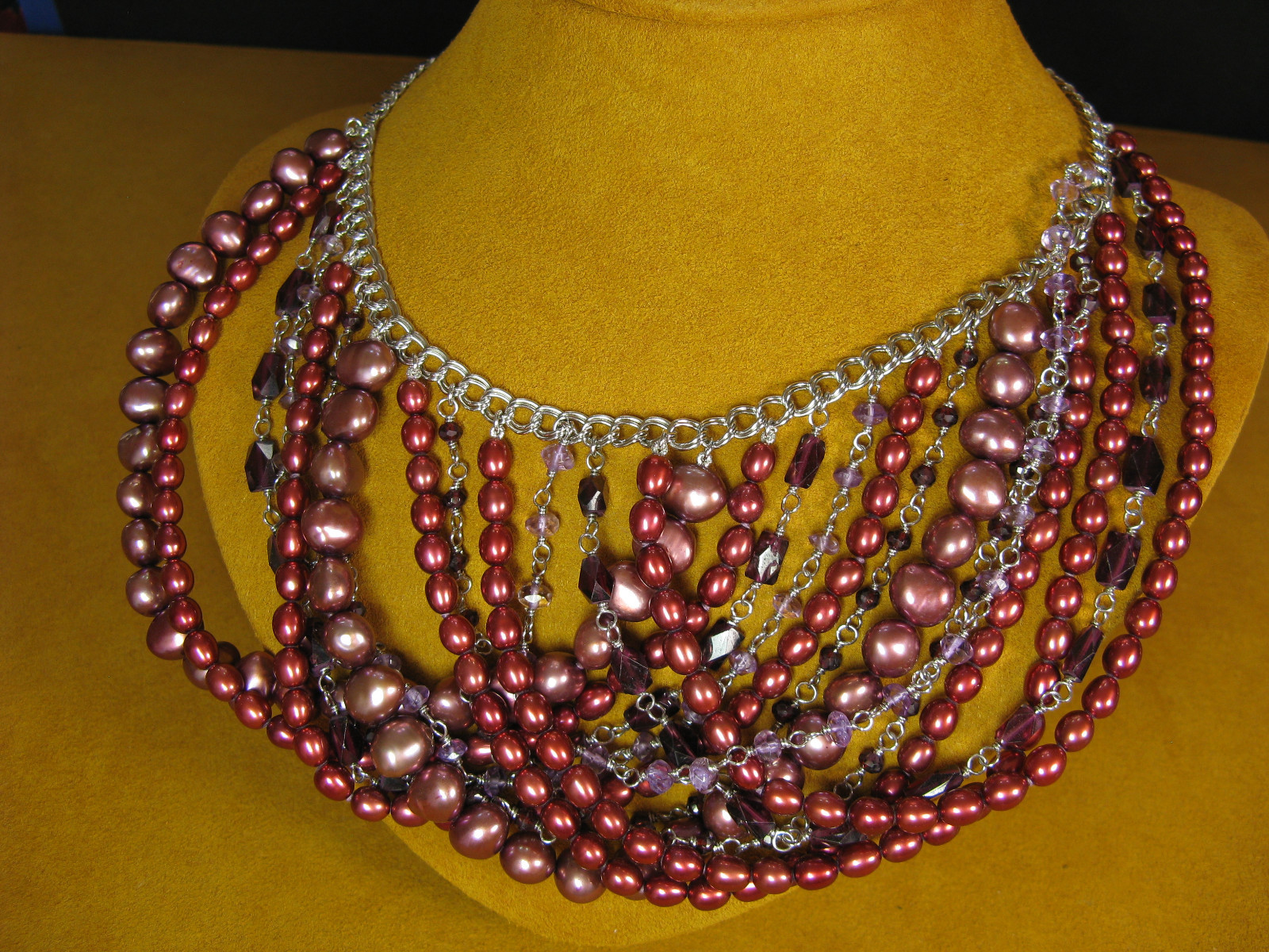 HONORA BIB PEARL NECKLACE STRAND STRING CHERRY RED COLLAR Gift Designer
