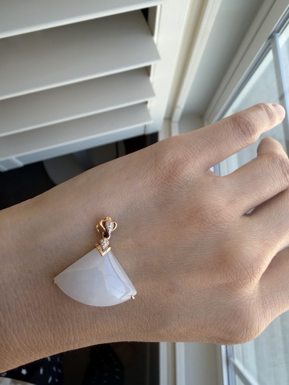 Natural Hetian Jade Pendant – 18K Gold (Au750) Diamond-Accented Setting