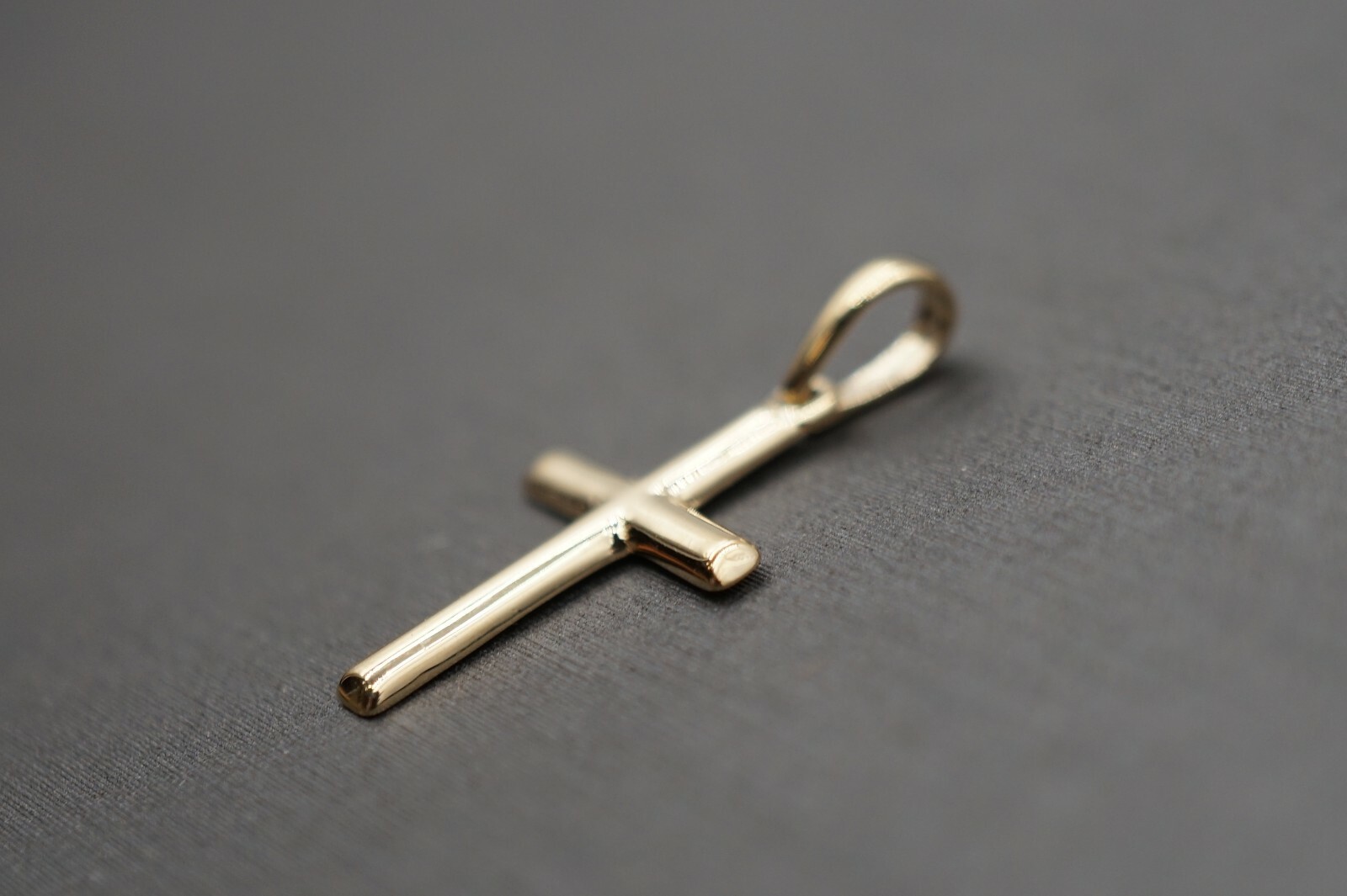 14K Solid Yellow Gold 0.85″ Small Polished Plain Cross Charm Pendant.