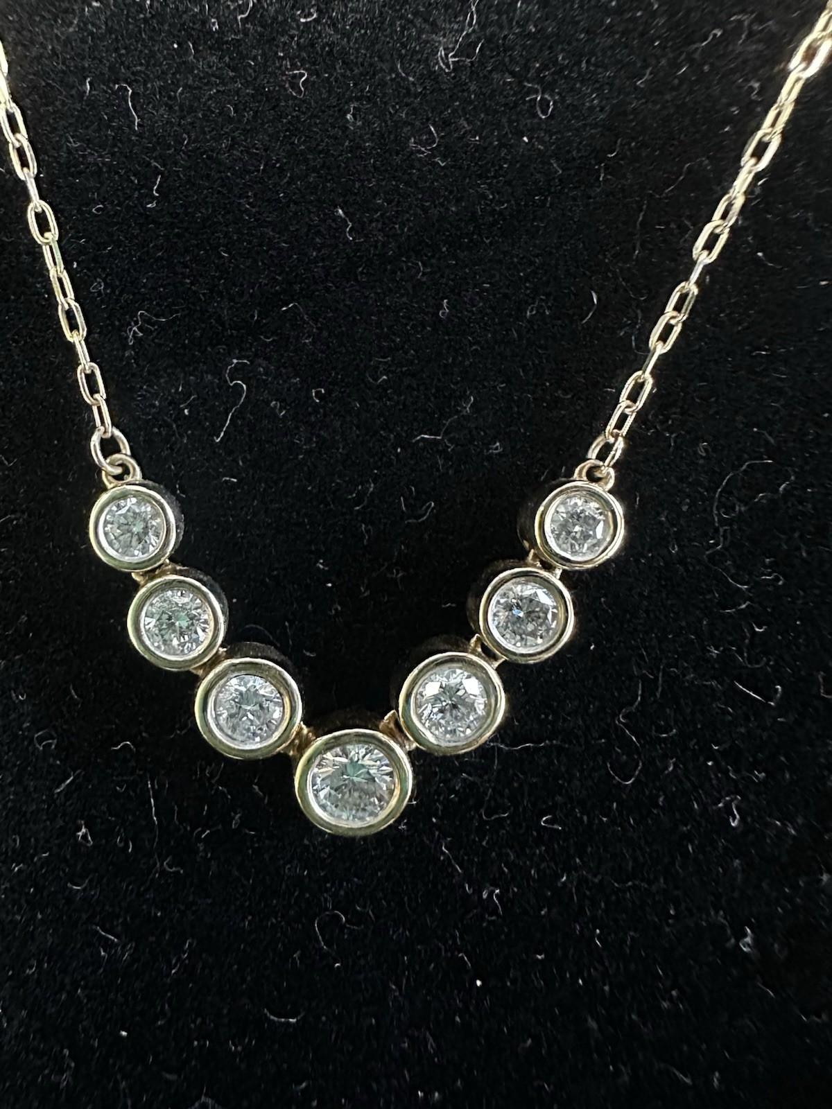 KAY JEWELERS 10k BEZEL SET 7 DIAMOND NECKLACE in ORIGINAL BOX, 16″ 18″ GORGEOUS!