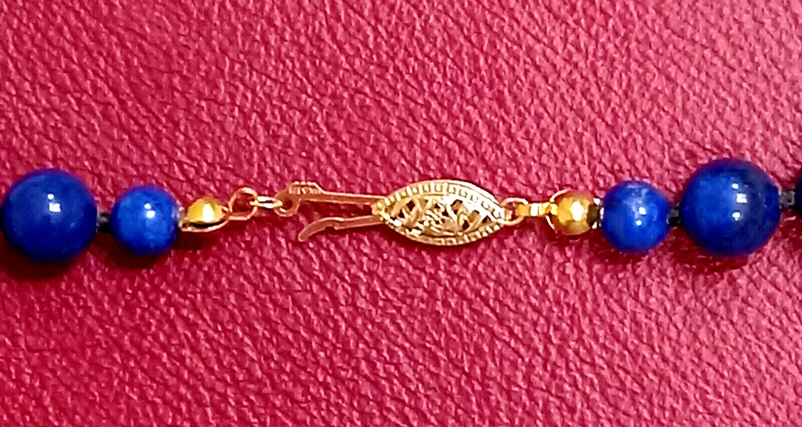 18″ LAPIS LAZULI NECKLACE. Elegant 14K Gold Clasp. Hand Knotted. 8.0 mm