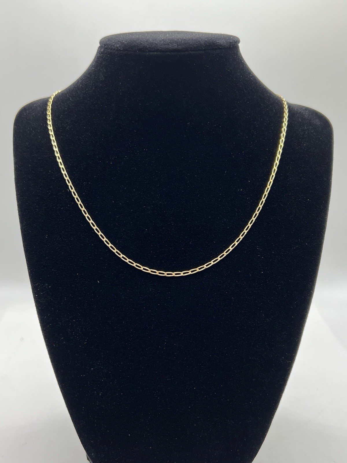 18k Yellow Gold Oval Long Link Curb Chain Necklace 17.5 In. 2mm Italy 3.4 Grams
