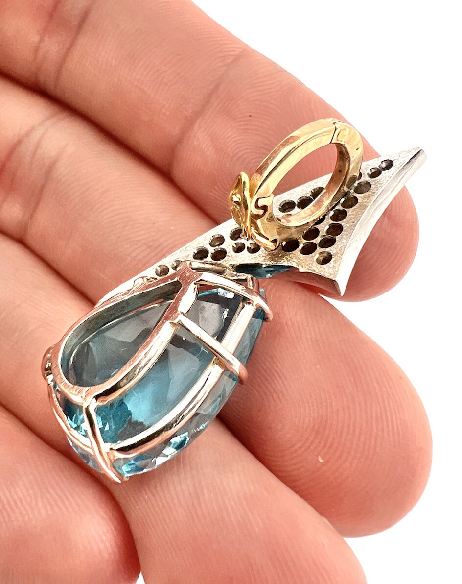 Fine 18ct London Blue Topaz White Gold 1.00ct Approx Diamond Enhancer Pendant
