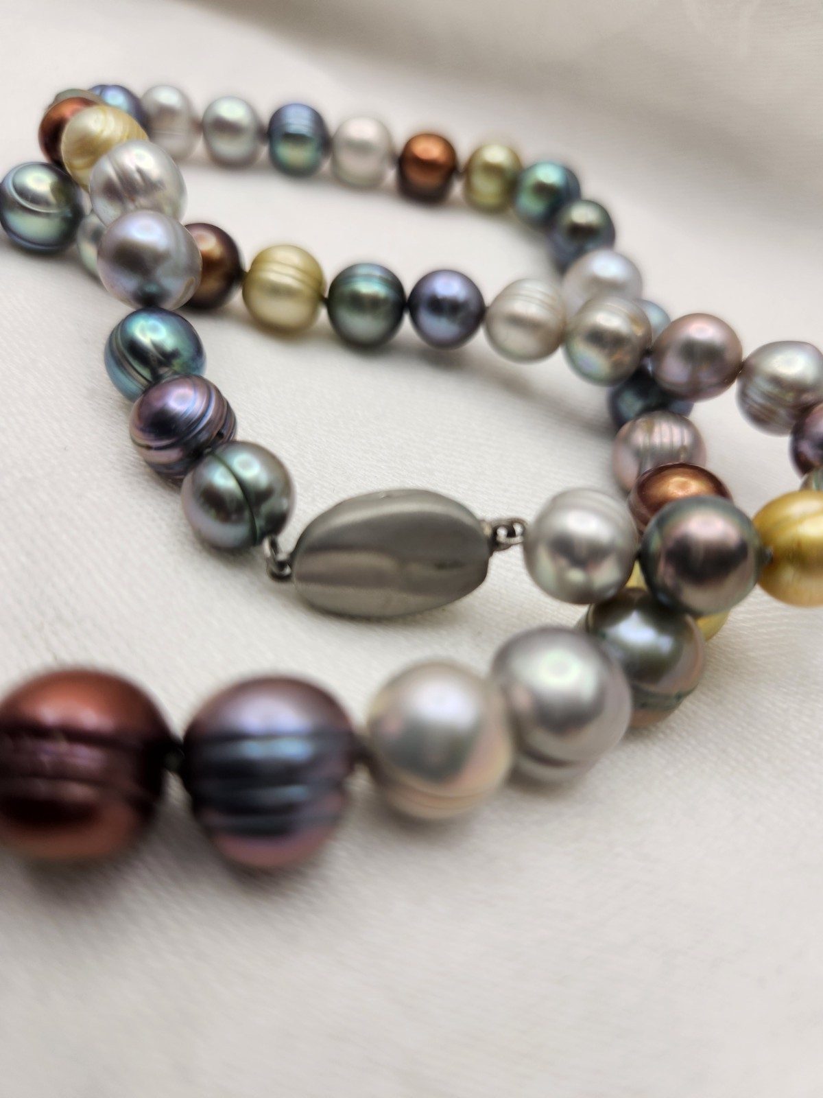 Honora Multicolor Round Pearl Beaded Strand Necklace Signed 925 Box Clasp 18″