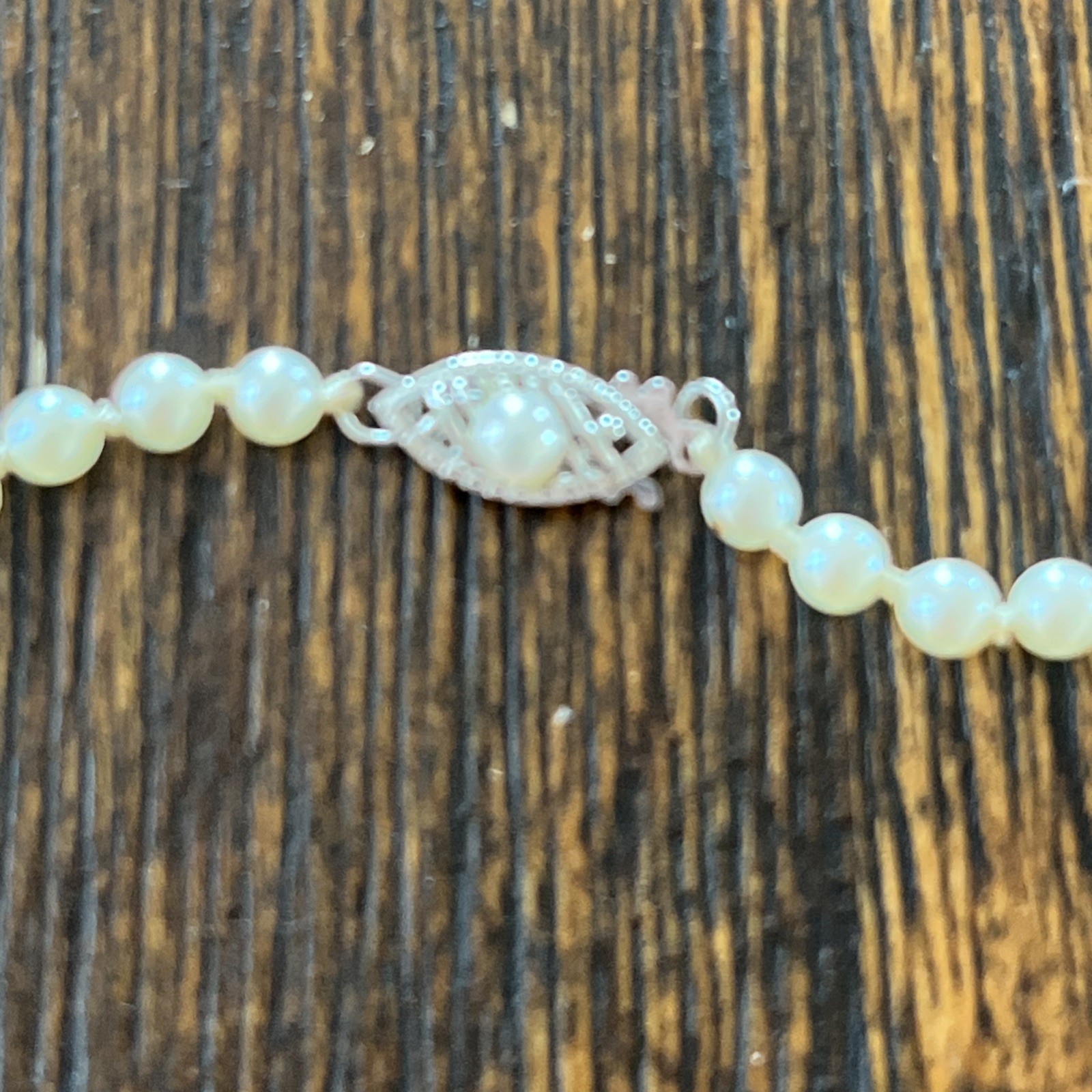 Quality Pearl Necklace 14k white gold clasp