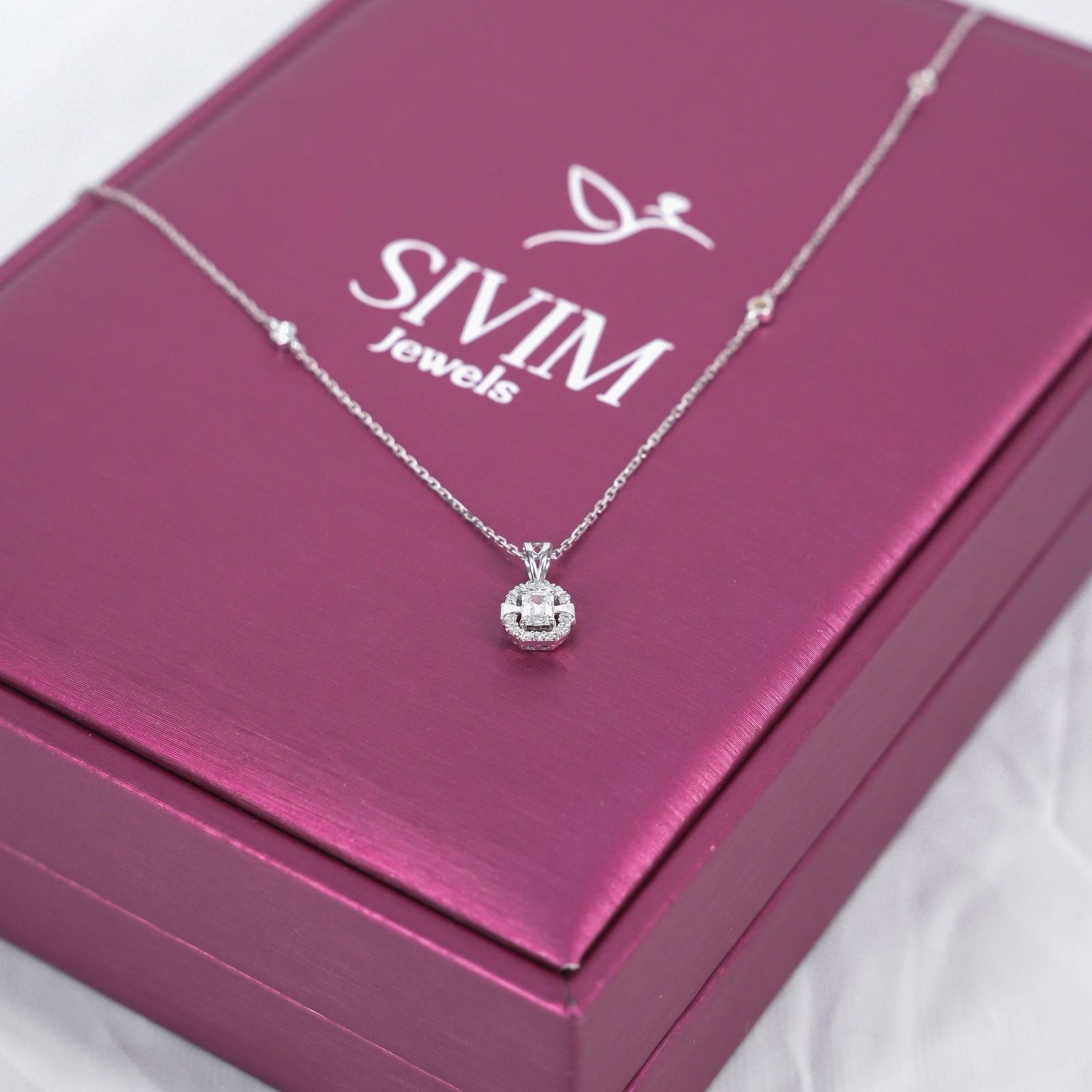 18 KARAT WHITE GOLD NECKLACE | WOMEN | NATURAL DIAMONDS | IGI CERTIFIED
