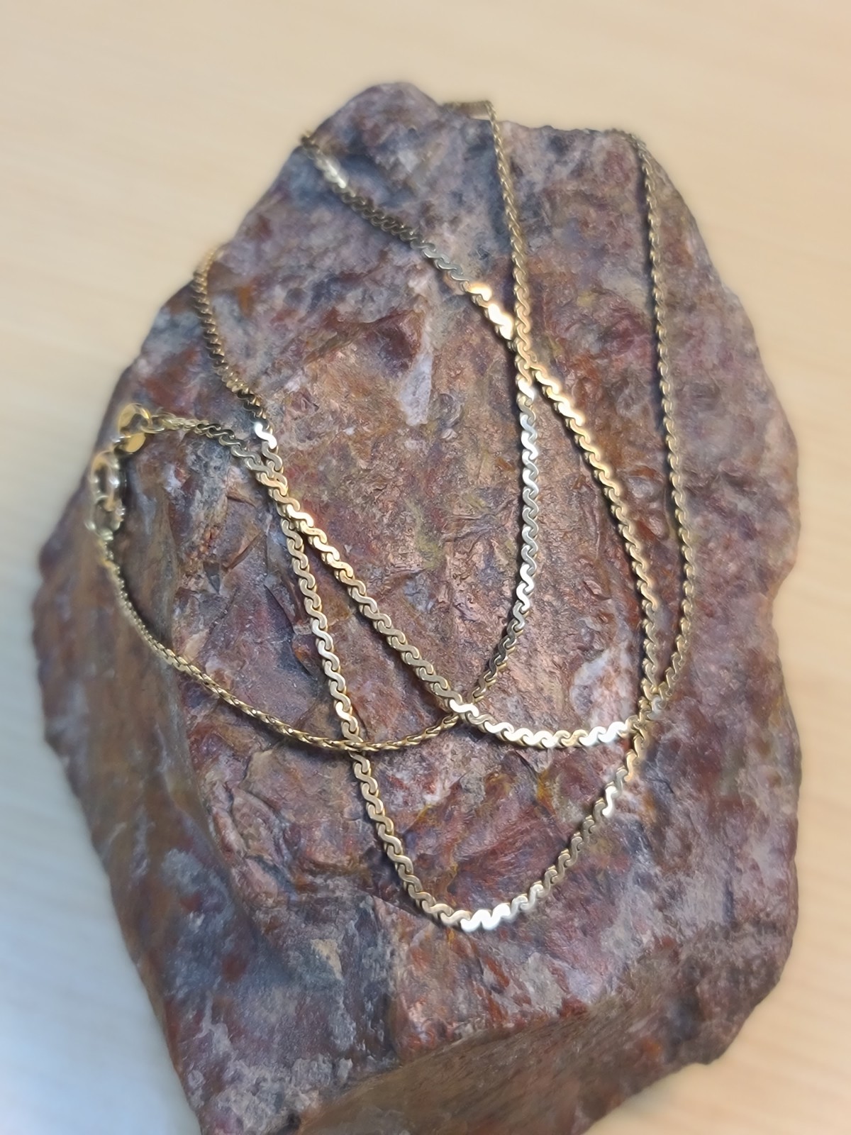 14k Solid Yellow Gold Serpentine Chain Necklace 18″x1.1mm ITALY Signed AR 3grams