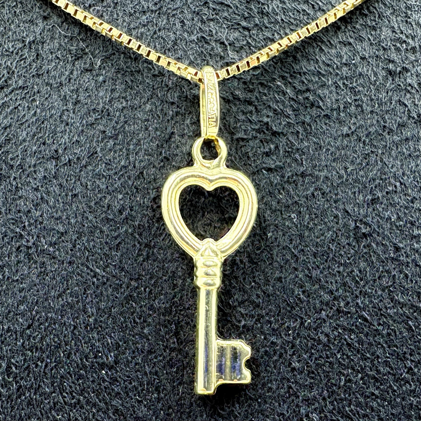 14k Yellow Gold Puffed Key Double Sided Charm Pendant Necklace 18 inch