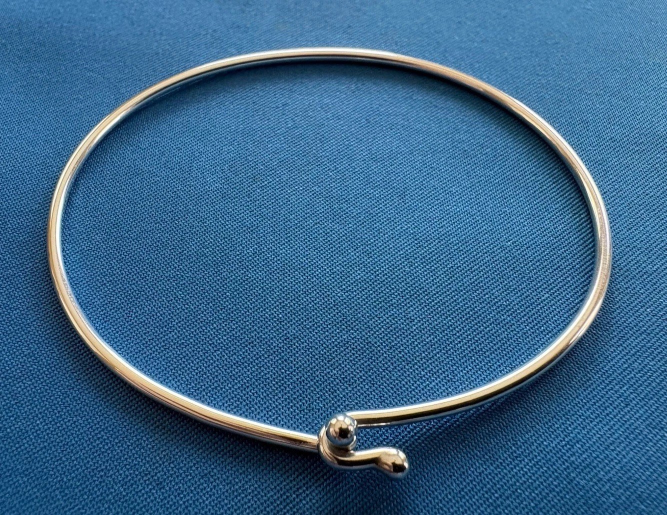 James Avery Sterling Silver Hook On Bracelet – Medium – 2 3/8” In Diameter