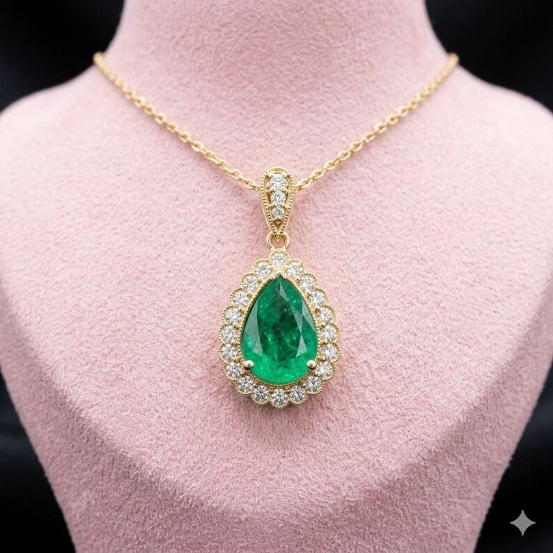 18 Inch Natural Emerald & Diamond Pear Cut Pendant 14k Yellow Gold For Wedding