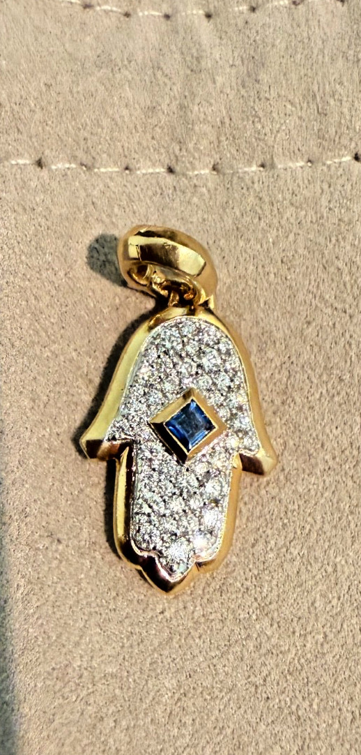$2600 DAVID YURMAN HAMSA AMULET PENDANT 18K GOLD PAVE DIAMONDS & SAPPHIRE
