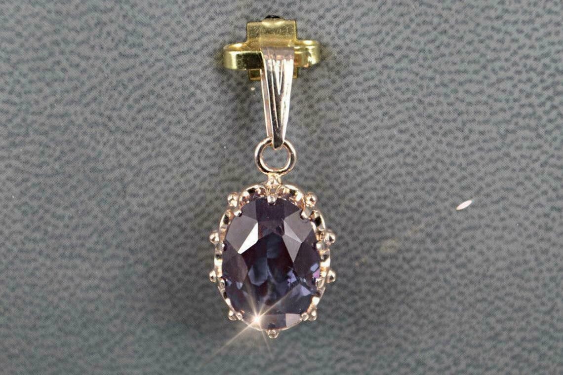 3Ct Oval Cut Alexandrite Diamond Beautiful Pendant 14K Rose Gold Over Free Chain