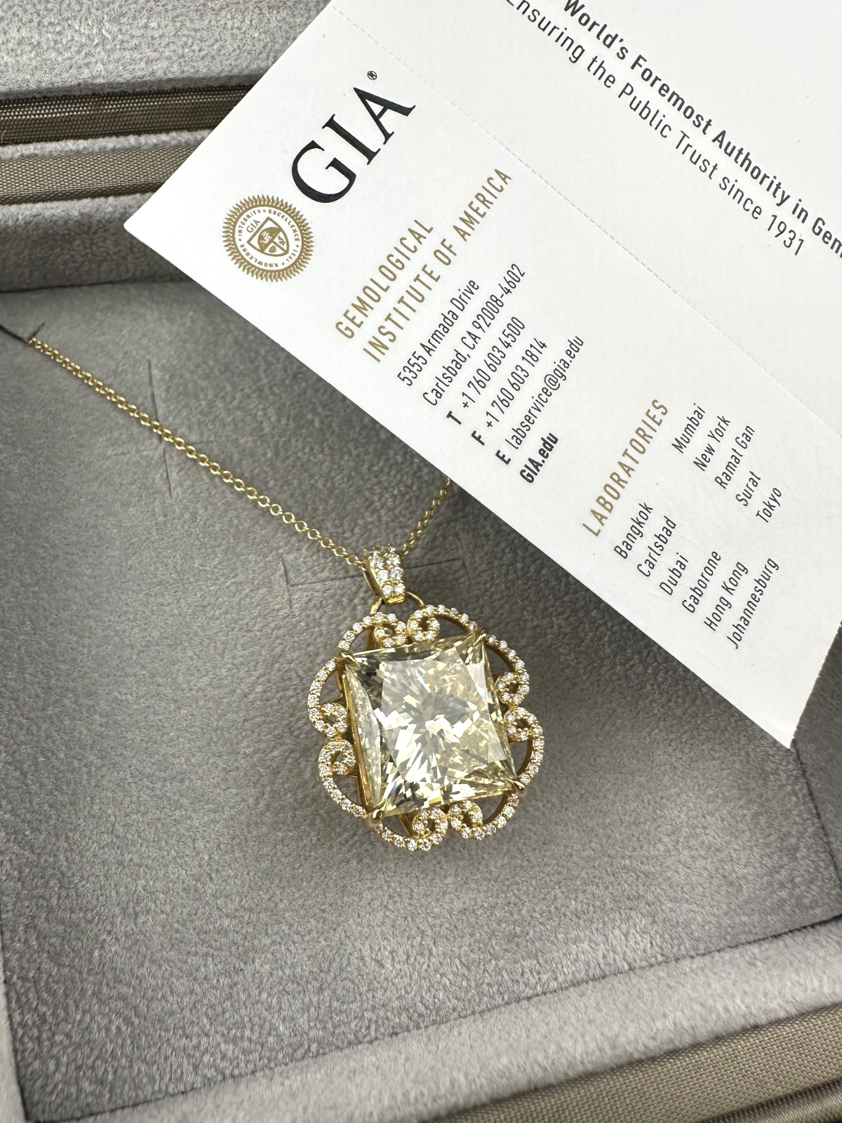 14k Gold GIA 17.87ct Natural Light Orangy Yellow Diamond Pendant Necklace