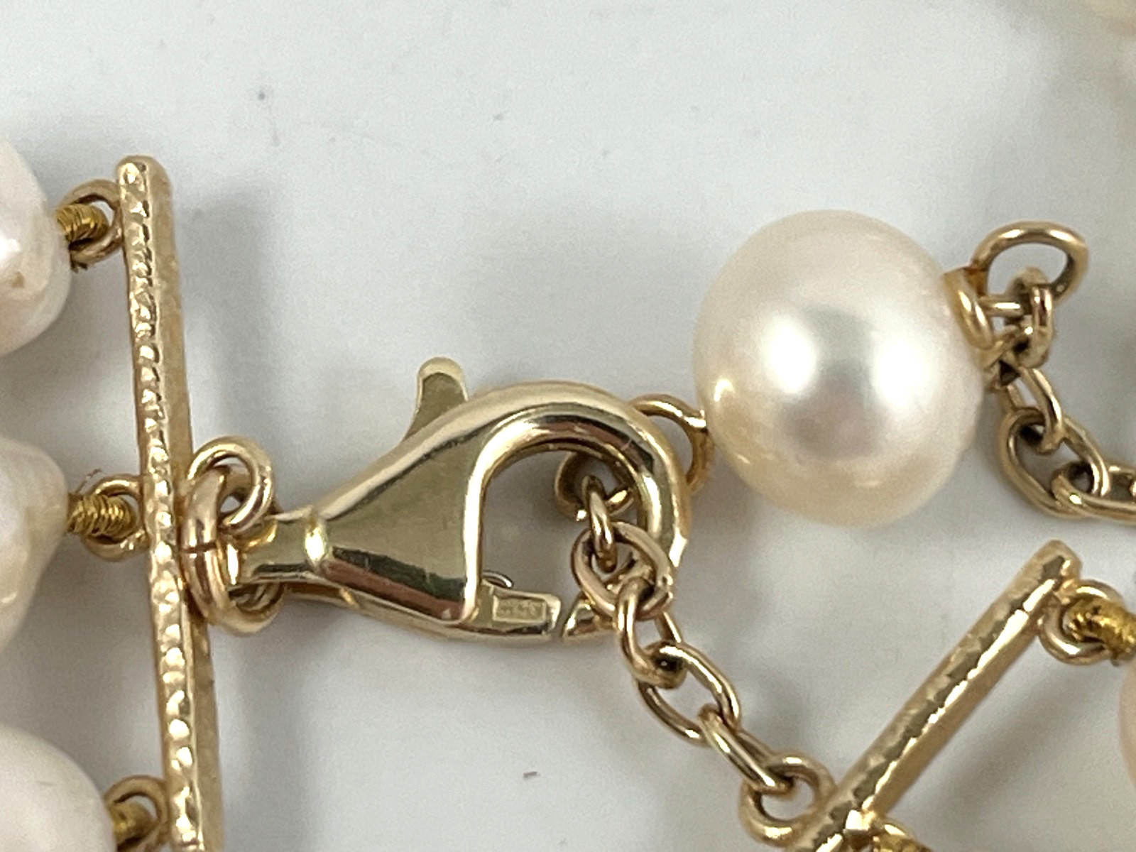 14K (585) YELLOW GOLD THREE ROWS BAROQUE PEARLS NECKLACE 19in