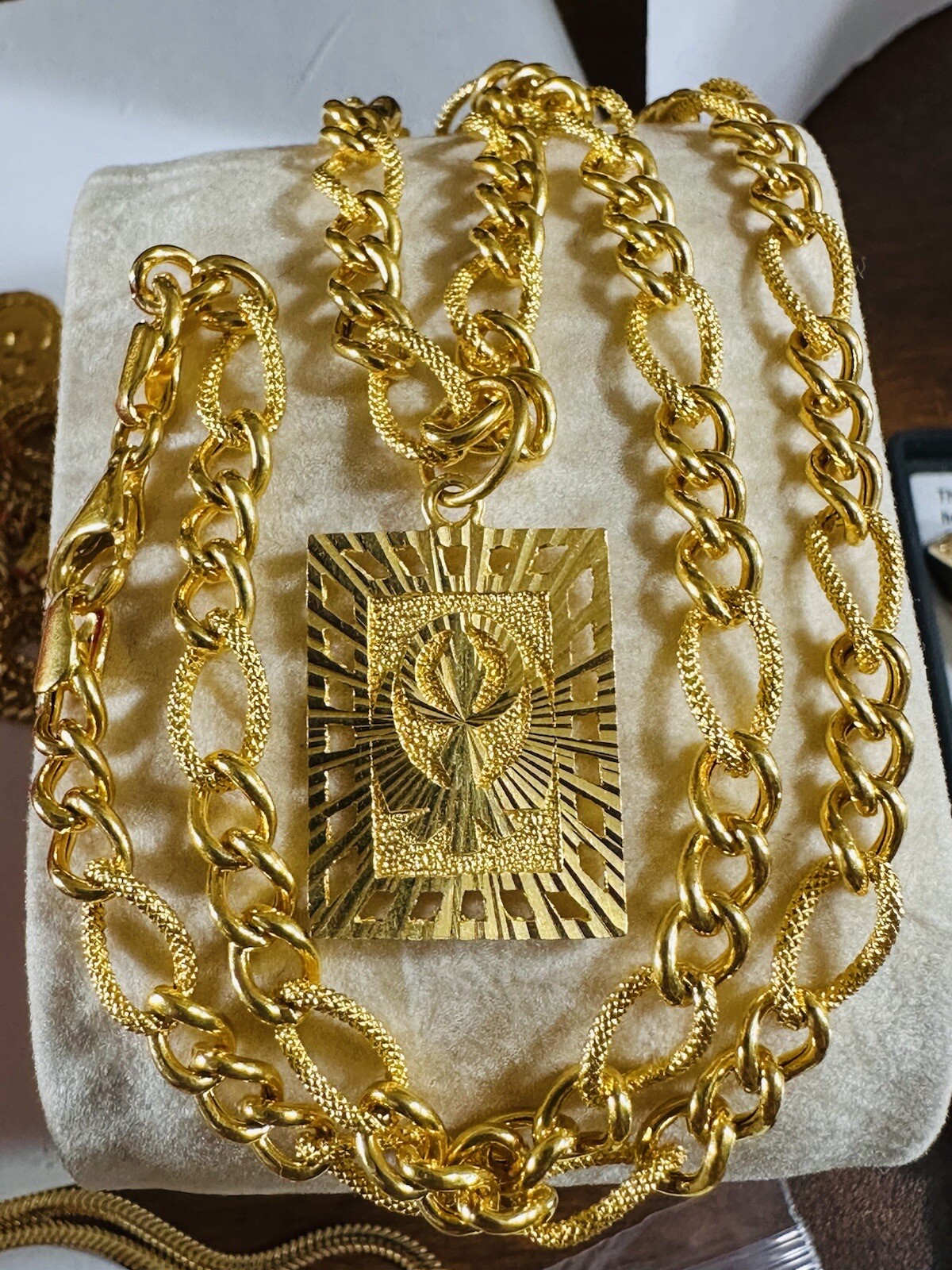 22C 22K Saudi Fine Gold 18” long Women’s Devine Allah Necklace 5mm 14.8g