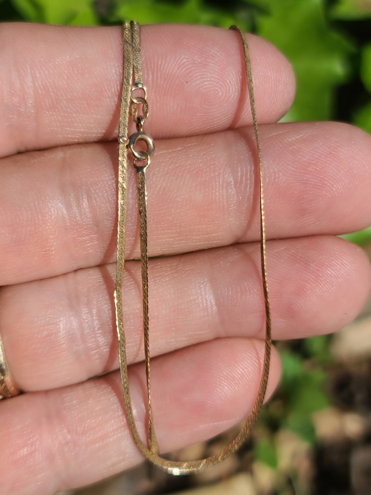 14k Solid Yellow Gold Herringbone Necklace 16″ x 1.4mm Italy Signed Kinks 1.82gr