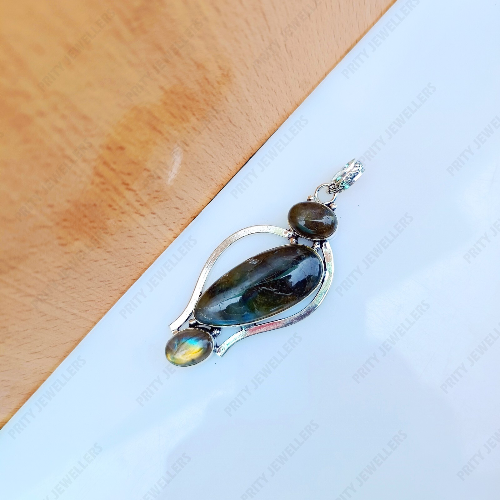 Natural Blue Flash Labradorite Gemstone 925 Sterling Silver Handmade Pendant