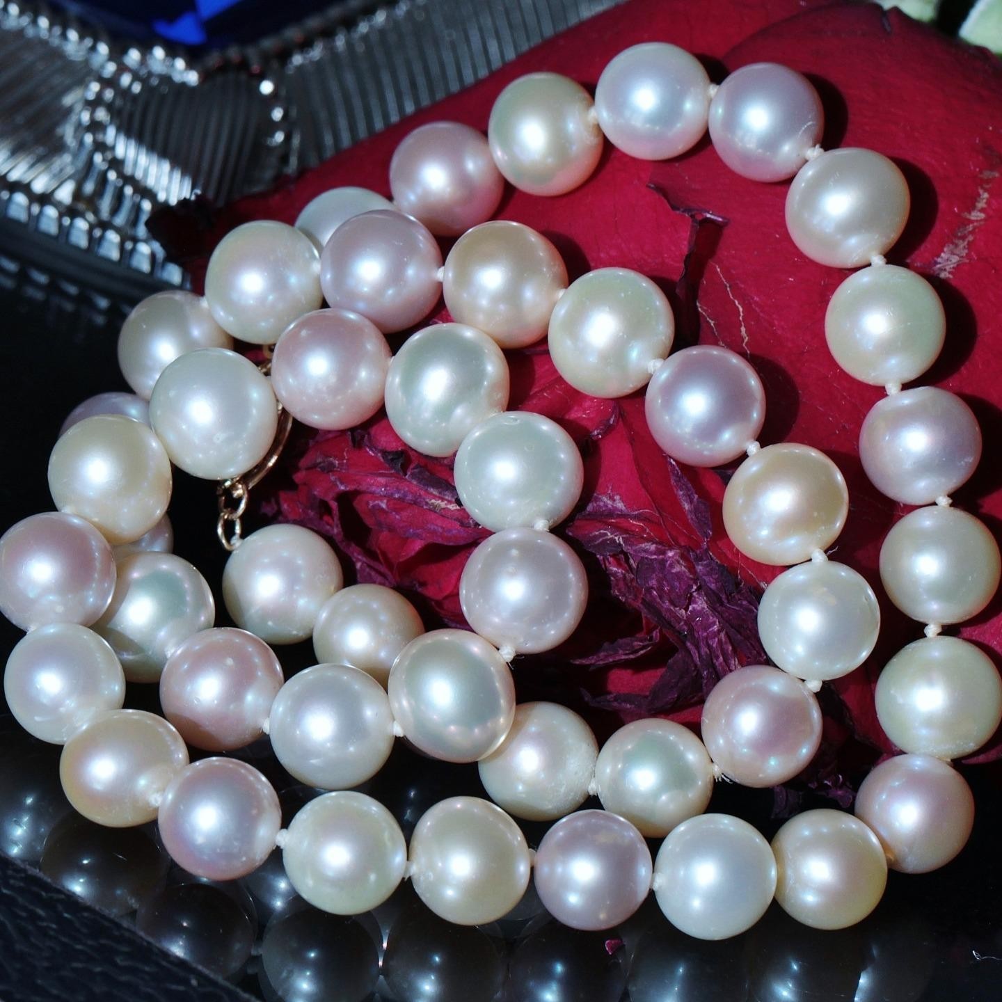 14k yellow gold 17.5″ necklace 8.7mm-10mm pink white & cream South Sea pearl 48g