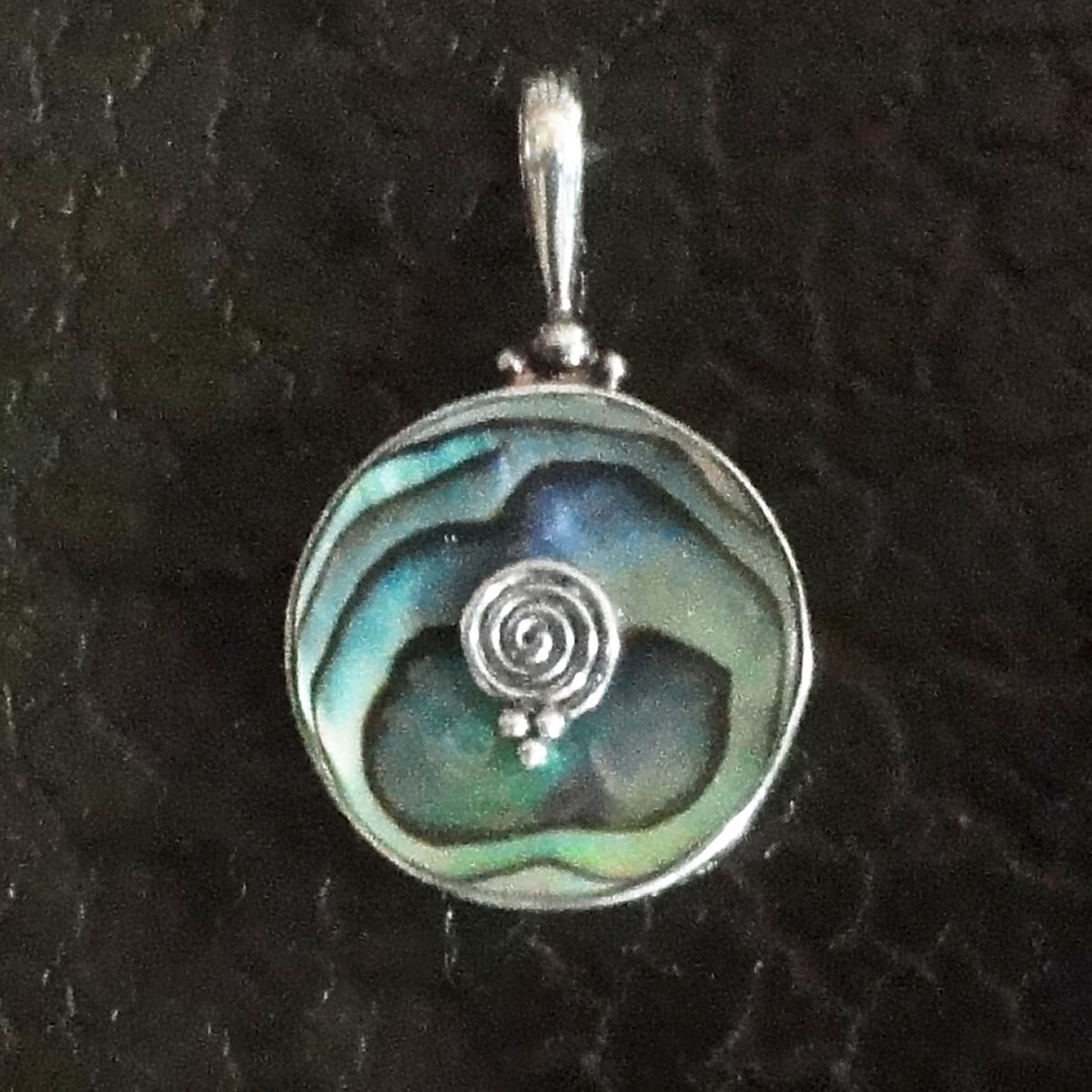 VTG Sajen Abalone Sterling Silver Round Pendant Swirl Green Blue 1-1/16″ Long