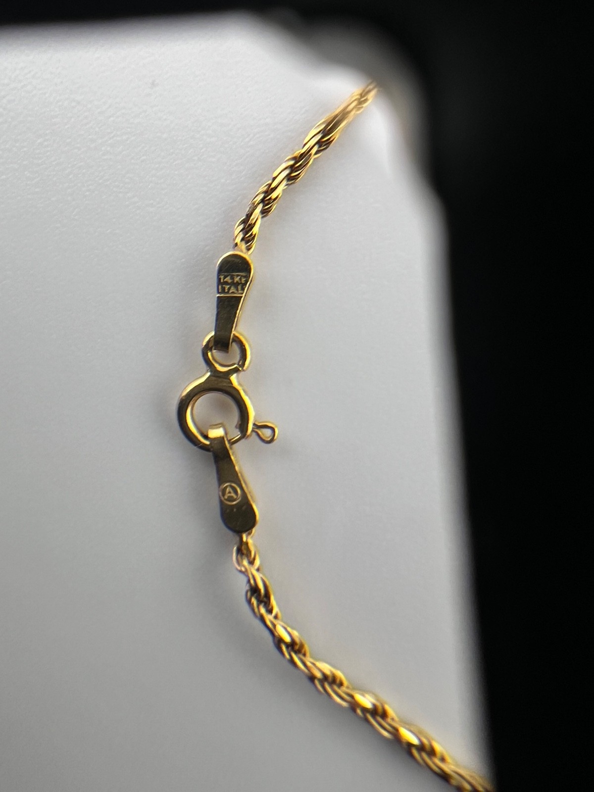 Vintage 14K Gold Rope Chain/Necklace, Italy, 23.5″ Long, 1.3mm Thick.