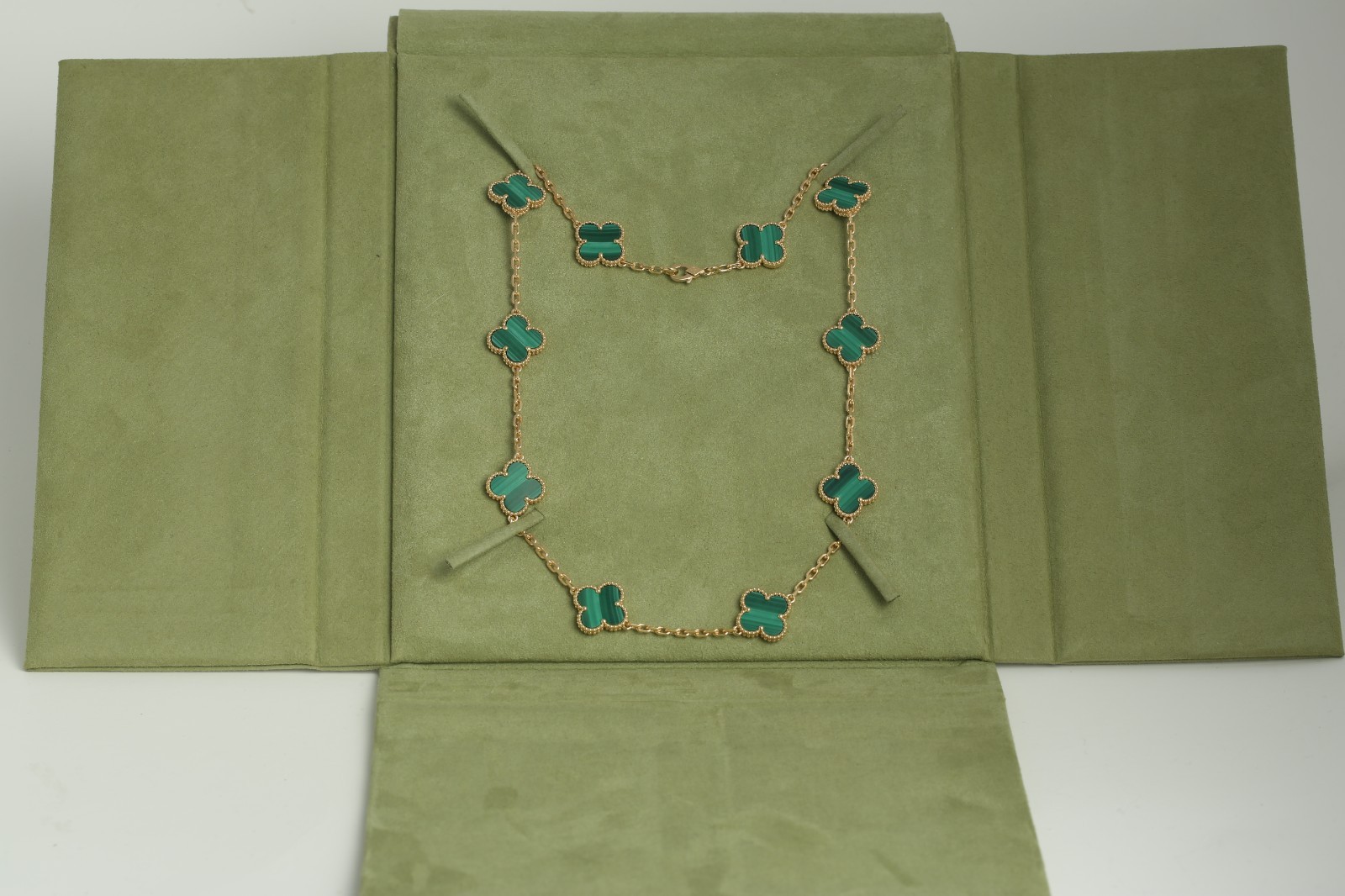 Van Cleef Arpels Malachite 10 Motif Vintage Alhambra 18k Gold Necklace 17″ POUCH