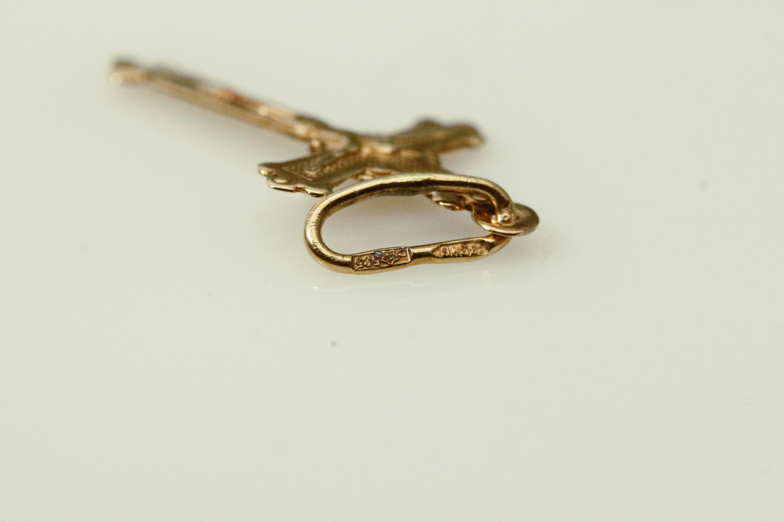 Russian Crucifix 585 14K Yellow Gold 0.6 grams (PEN9799)