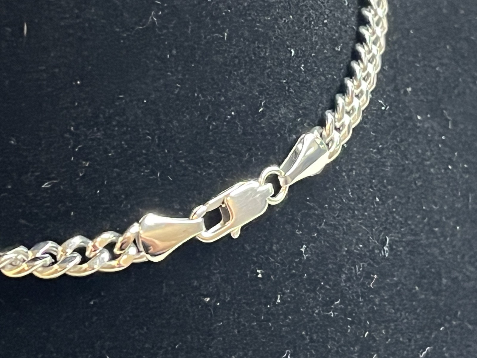 New Macy’s Sutton Gold tone Stainless Steel 20″ Cuban Link 5mm chain Necklace