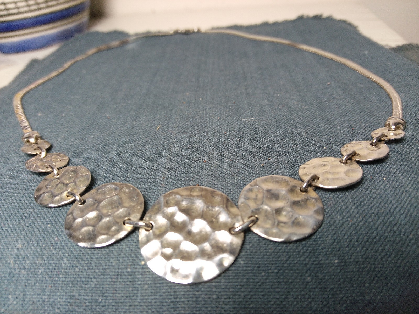 Sterling Silver 925 Hammered Graduated Disc Necklace Herringbone Chain 15″