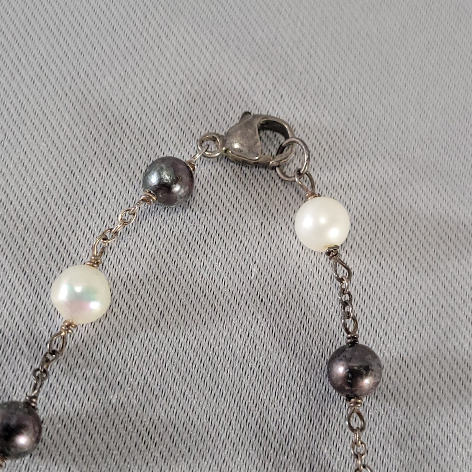 Tahitian & White Pearl Necklace Women 17″ Black White Sterling Silver Station