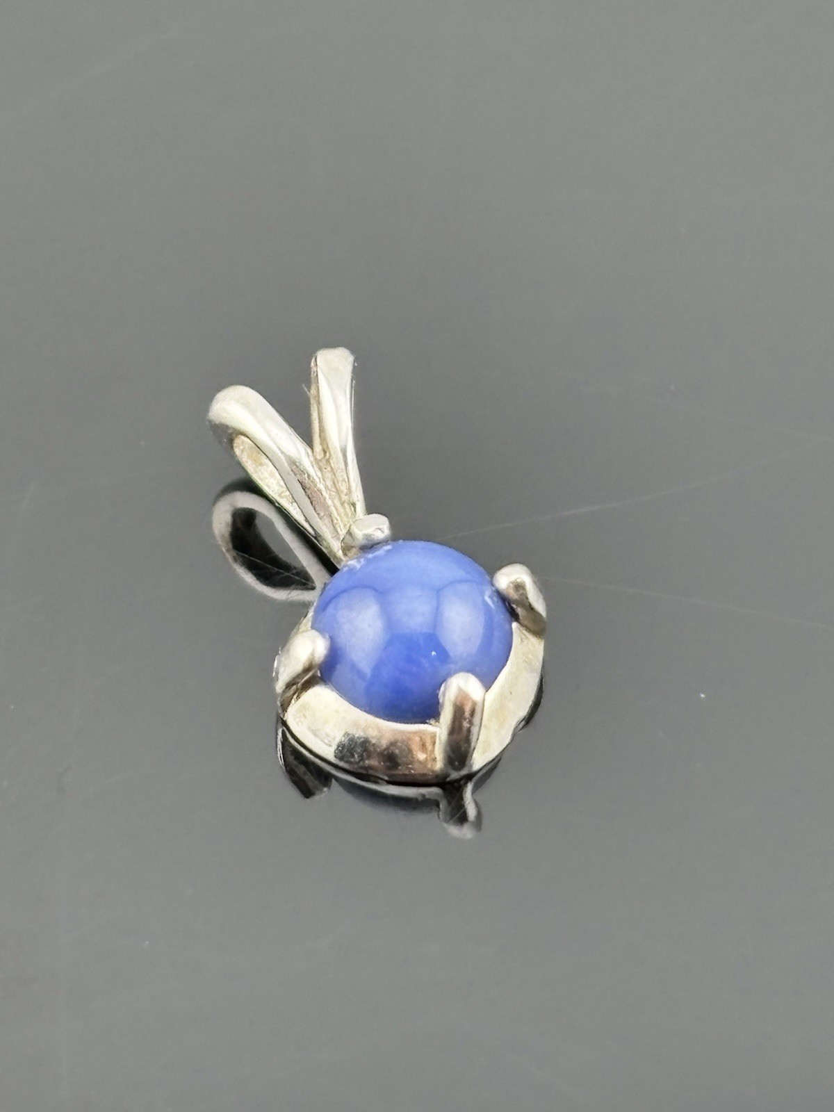 Vintage 14k White Gold Blue Star Sapphire Pendant Round Cabochon 7/16″ Petite