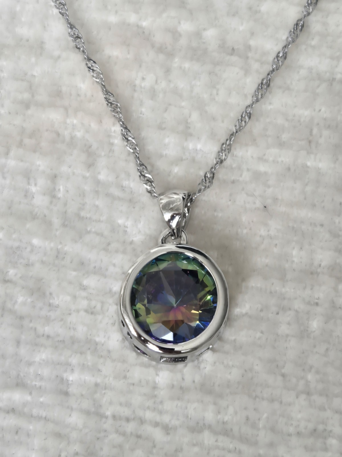 Women’s 0.5″ Mystic Topaz Sterling Silver 18 Inch Necklace. Brand New. UK Seller