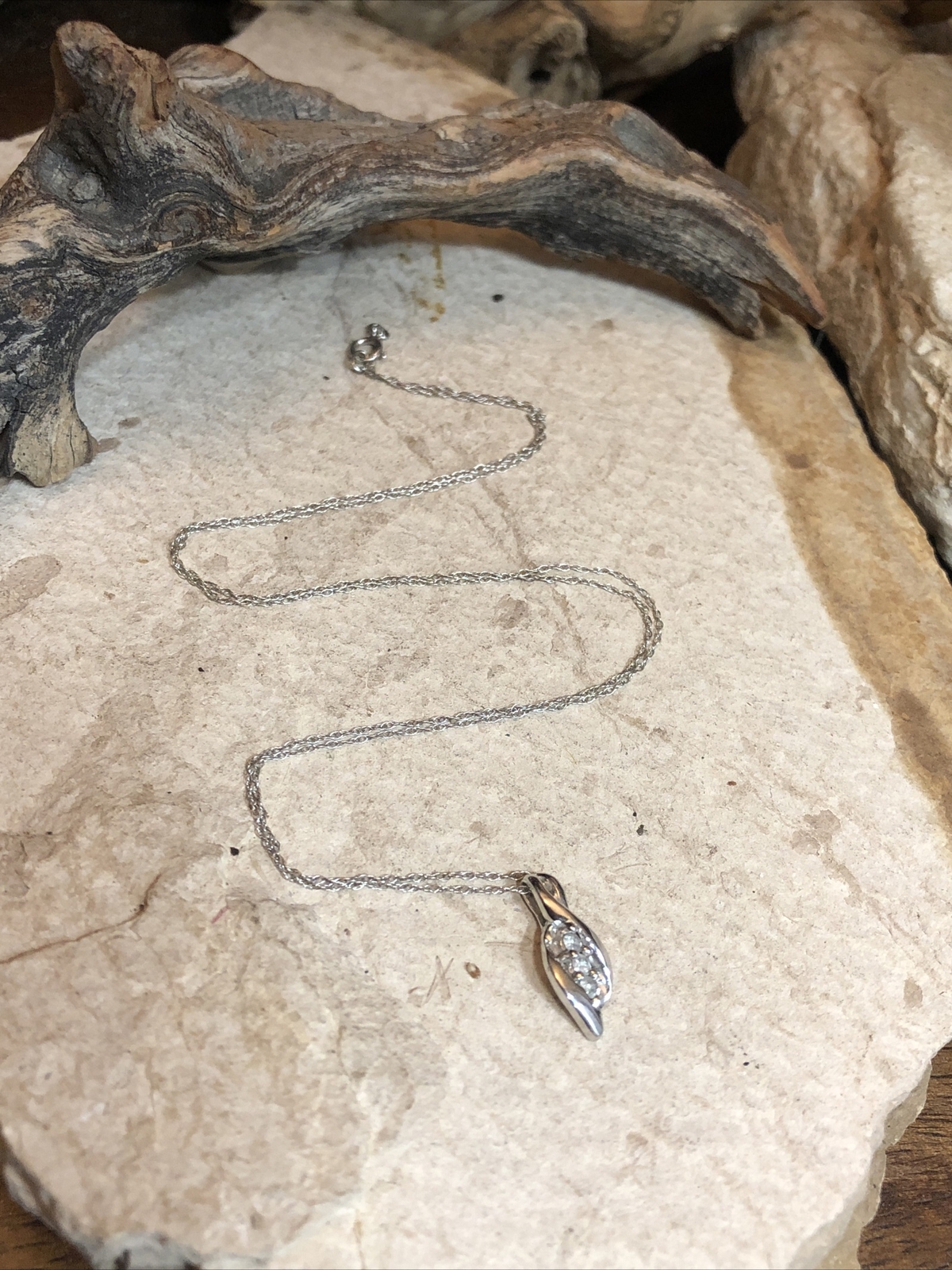 NC 10K White Gold Tree Lab Created Diamond S Curve Pendant Necklace 1.2g, 17 7/8