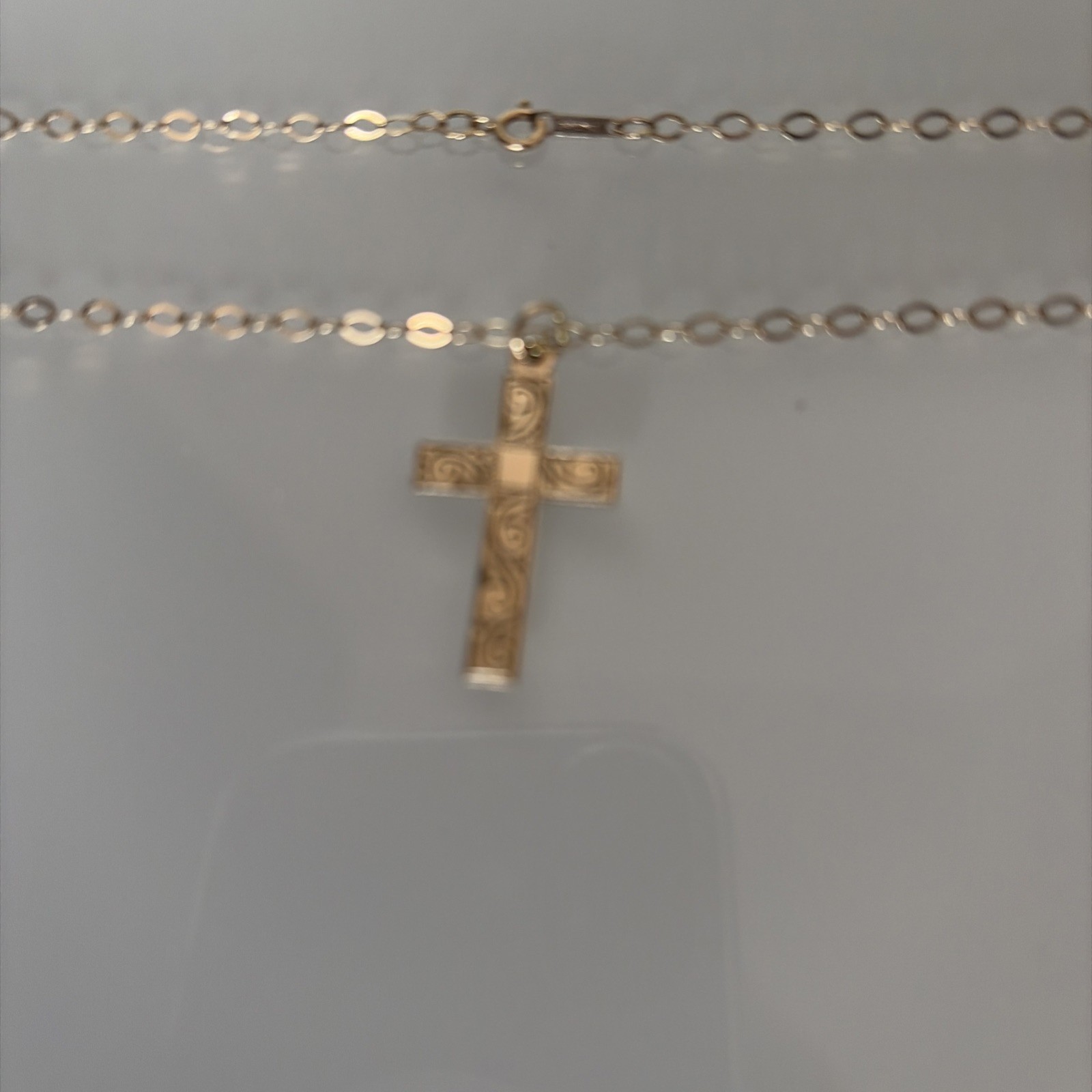 9ct Yellow Gold Engraved Cross Pendant / Necklace + 18 inch Chain