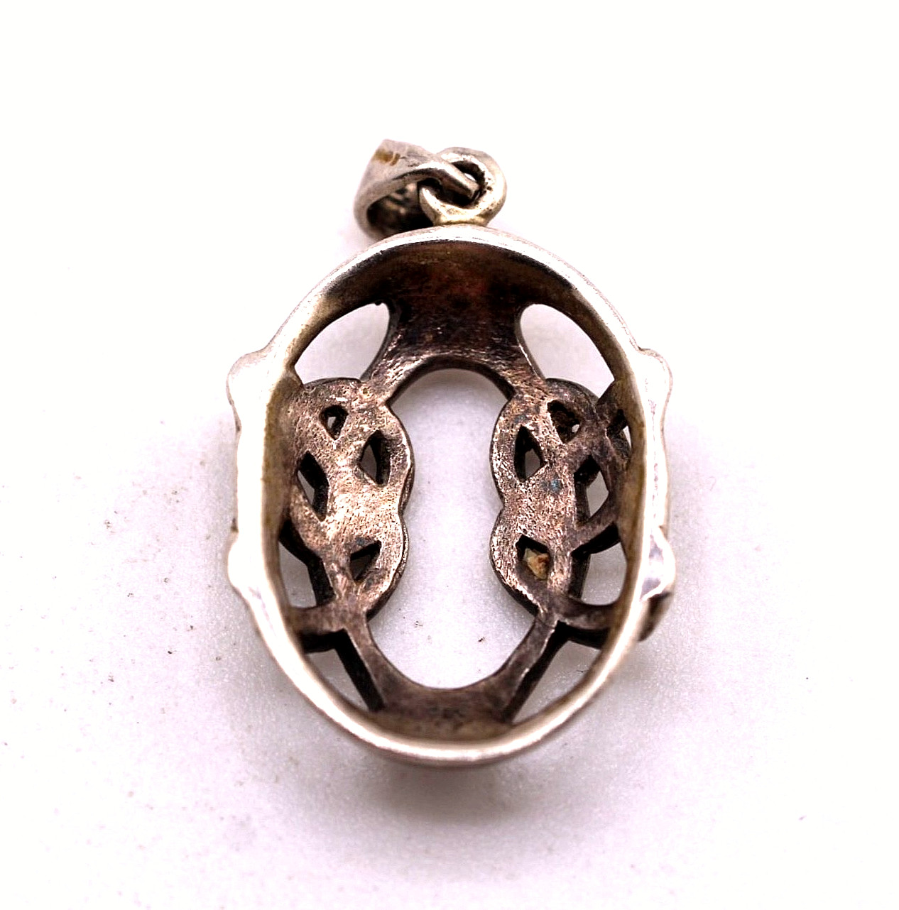 Pendant Vintage 925 Silver Celtic Oval Openwork Knot Design 70210