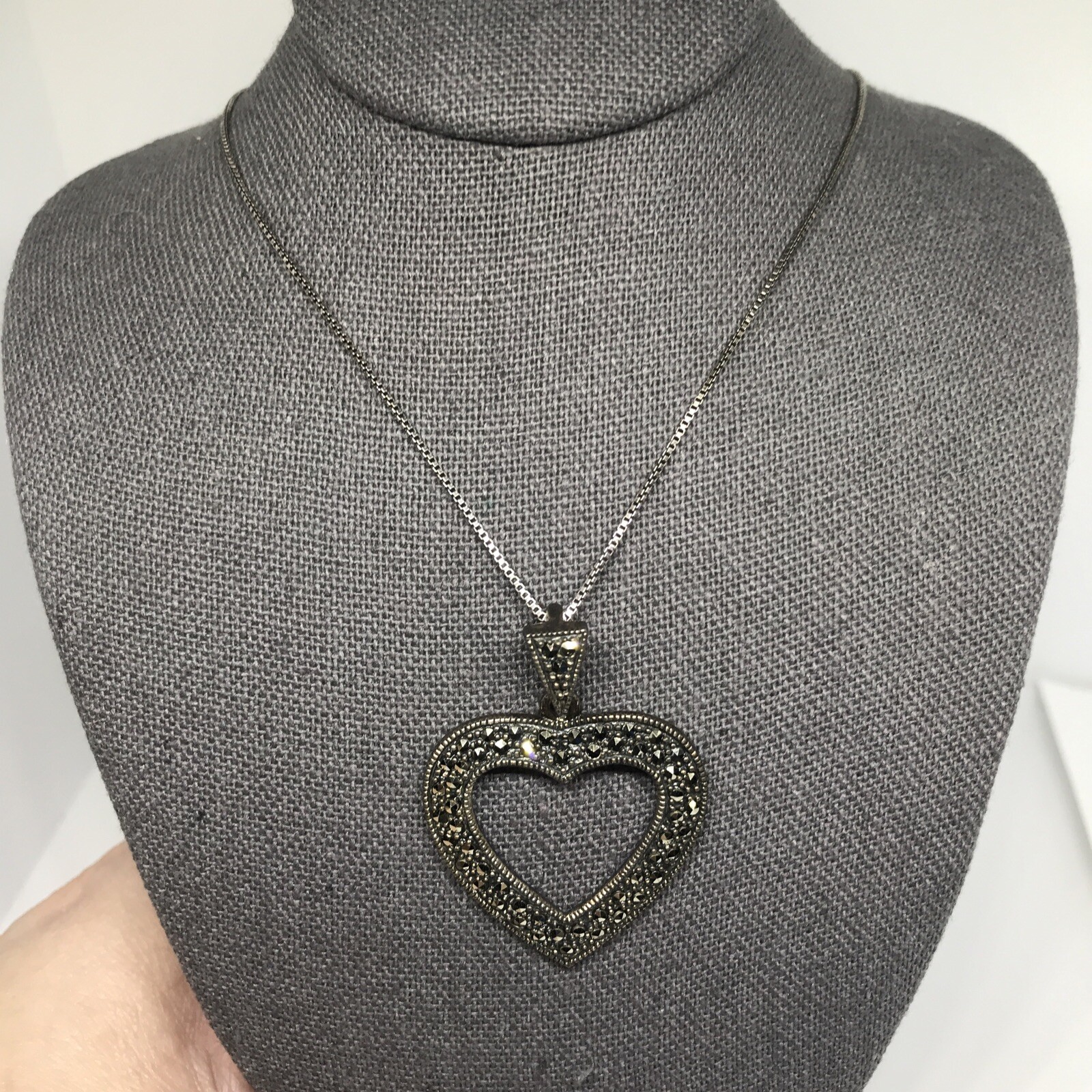 VINTAGE STERLING SILVER HEART CUT 1 1/2 INCH MARCASITE HEART PENDANT BOX CHAIN