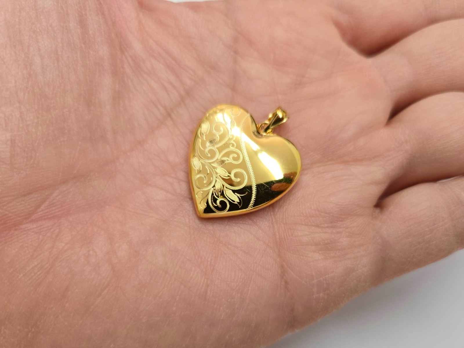 925 Sterling Silver Gold Plated Scroll Heart Locket Pendant 1 Inch (25mm) Tall