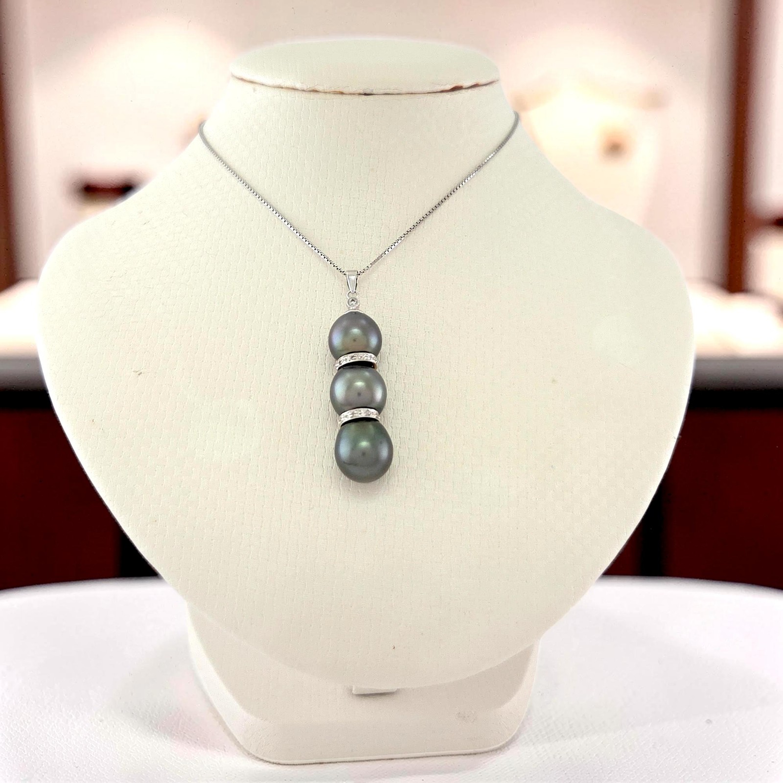 Black Tahitian Pearl & 19 Diamonds in 14k White Gold
