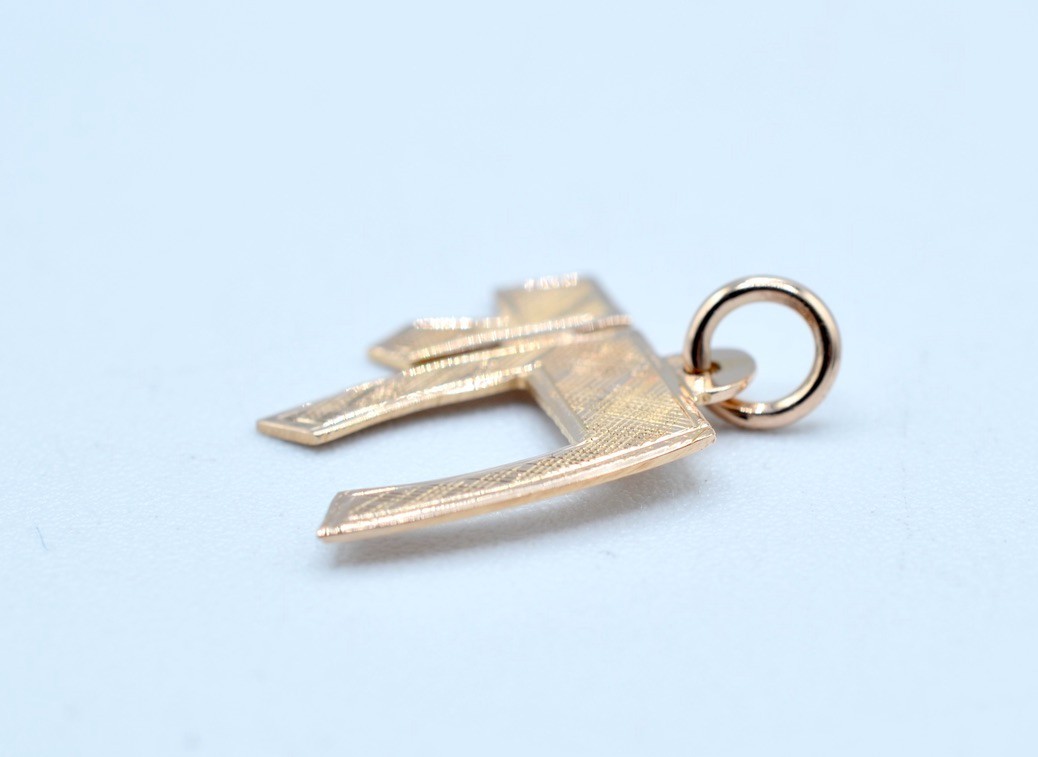 14k Gold Hebrew Chai “Life” Pendant Made in Israel Judaica.~~ 0.9g
