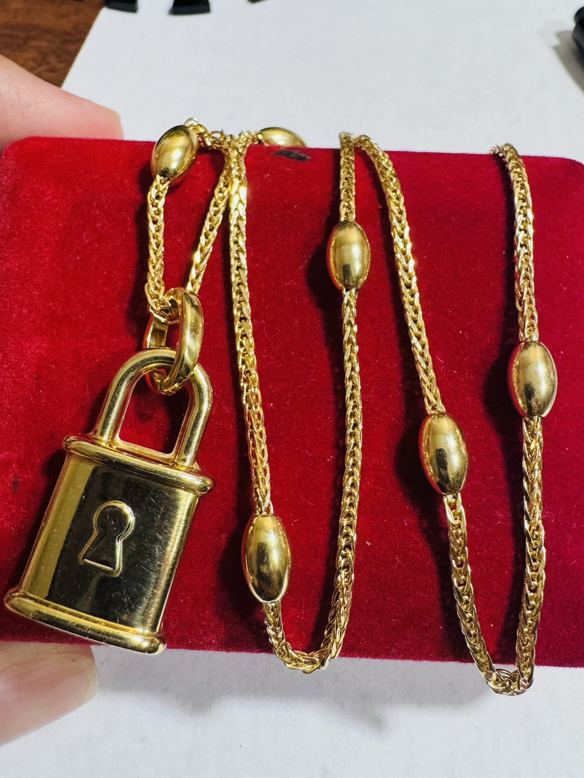 RARE 18K 750 Genuine Gold Oval Chain Padlock Necklace 17.6”/18” Long 9.6g 2.2mm