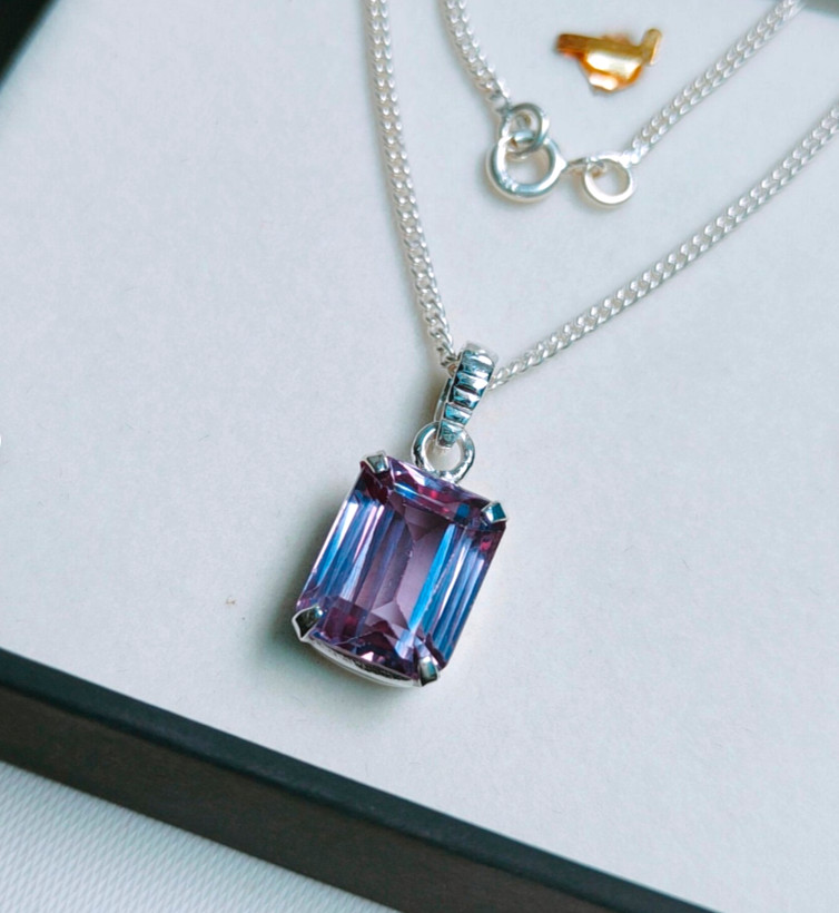 Natural Alexandrite 100% Color Change Gemstone Pendant 925 Sterling Silver