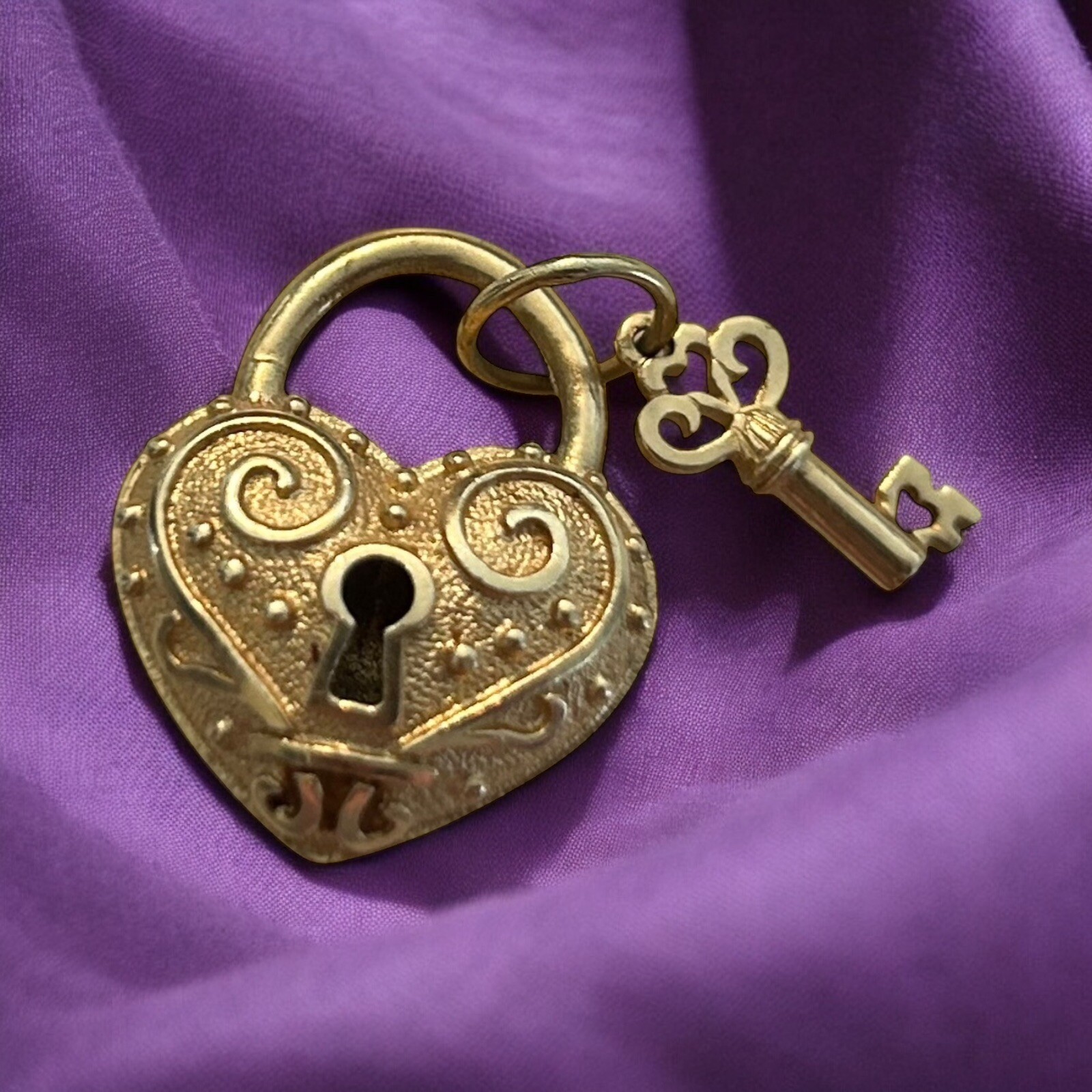 14K Yellow Gold Heart Locket & Key Charm Pendant AE Arts Elegance 8.1 G 1″