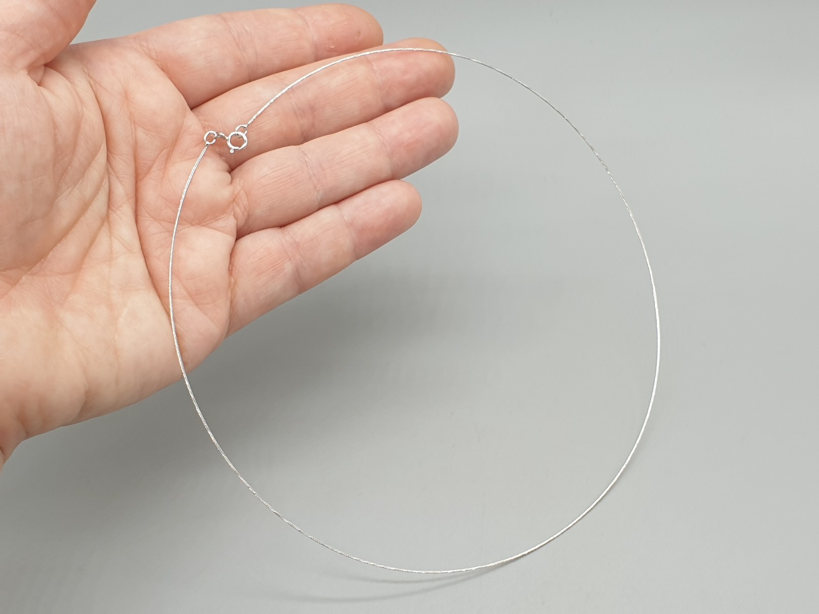 18ct White Gold Choker Chain Delicate Twisted Wire Necklace 0.5mm 16″ 18K 750