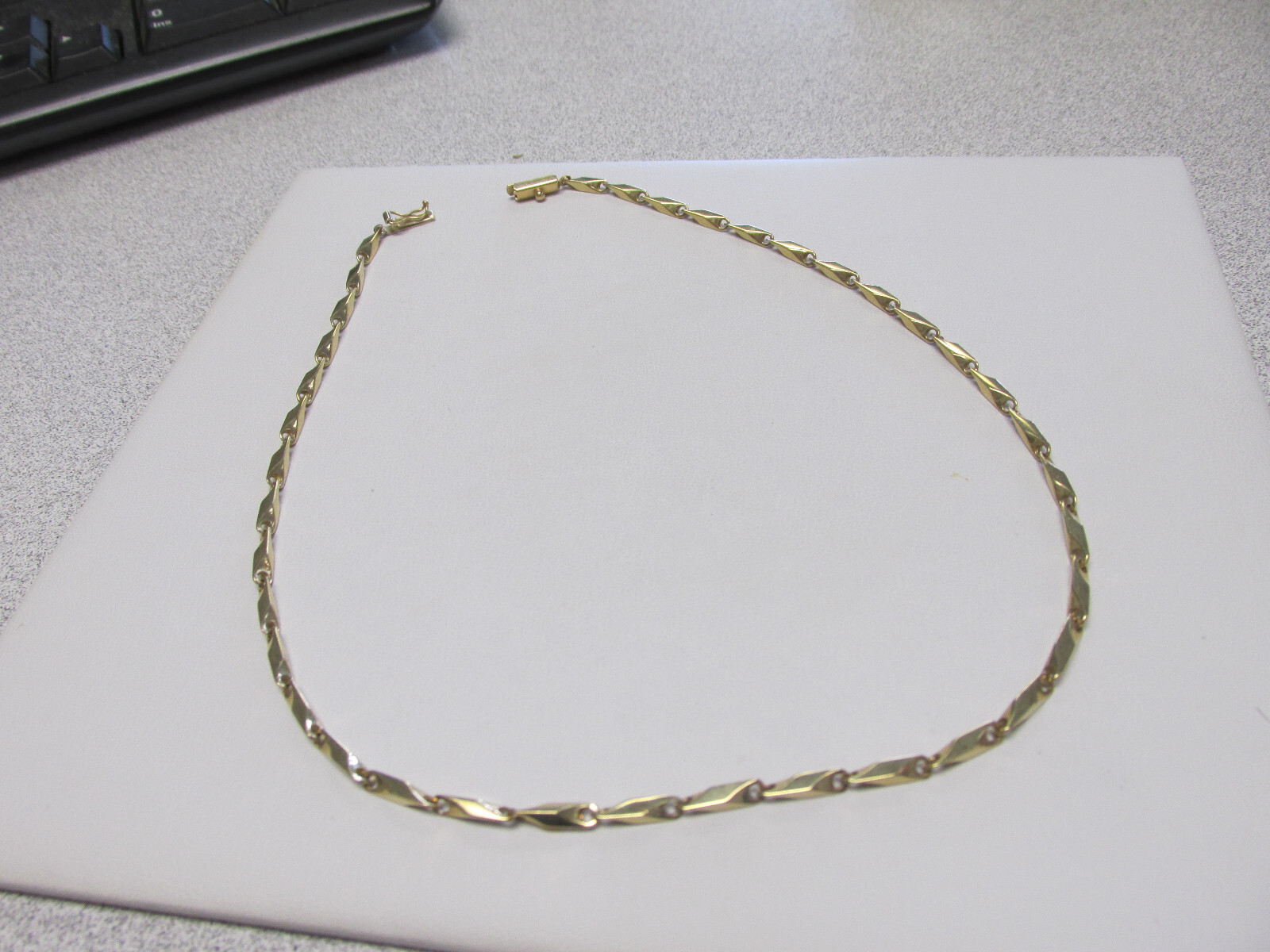 Woman’s Estate Necklace 14k Gold Fancy links 16.5 in Made in Italy Make Offer