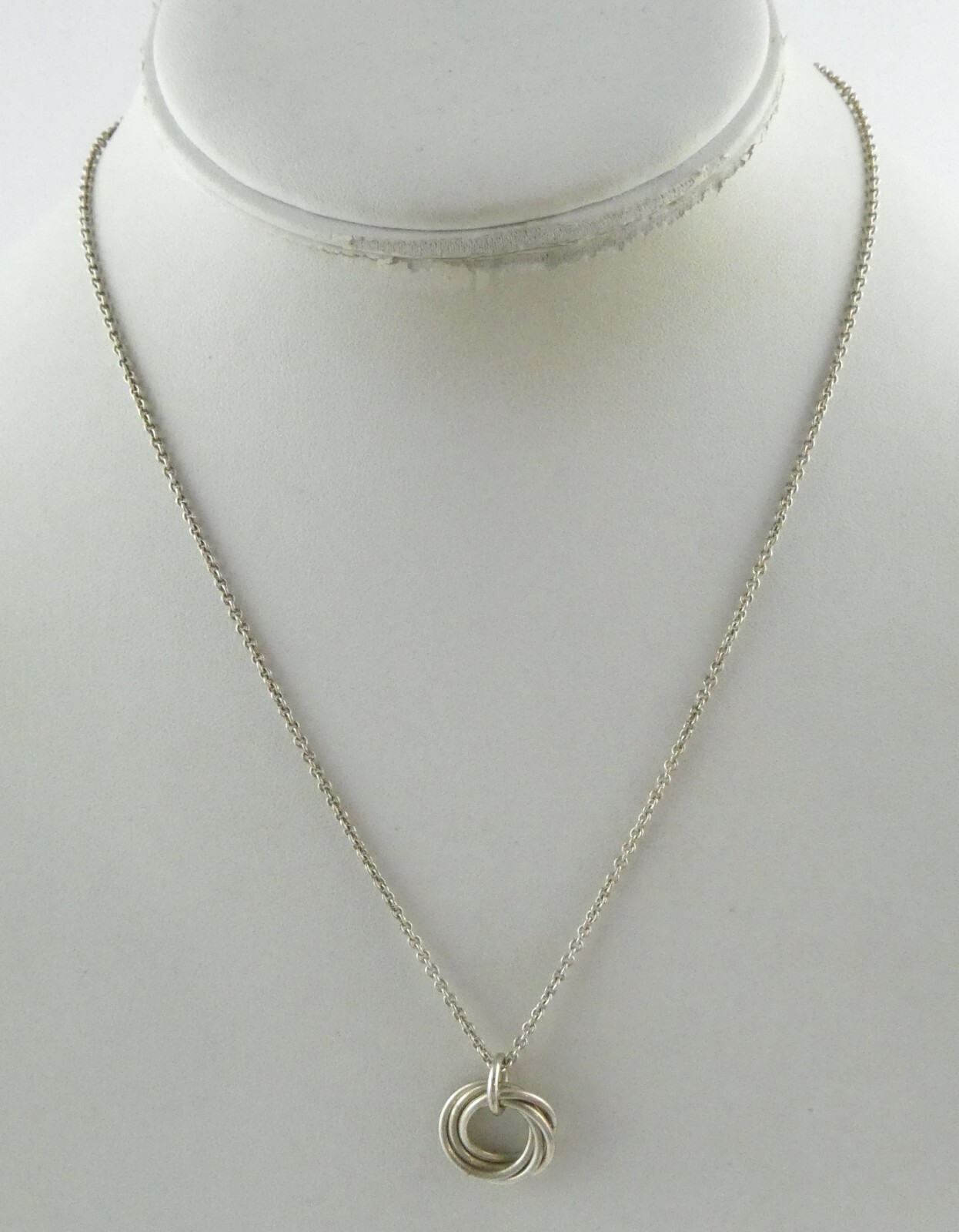 Sterling Silver Multiple Circles Pendant Necklace 925 6 Grams 17 Inch Length