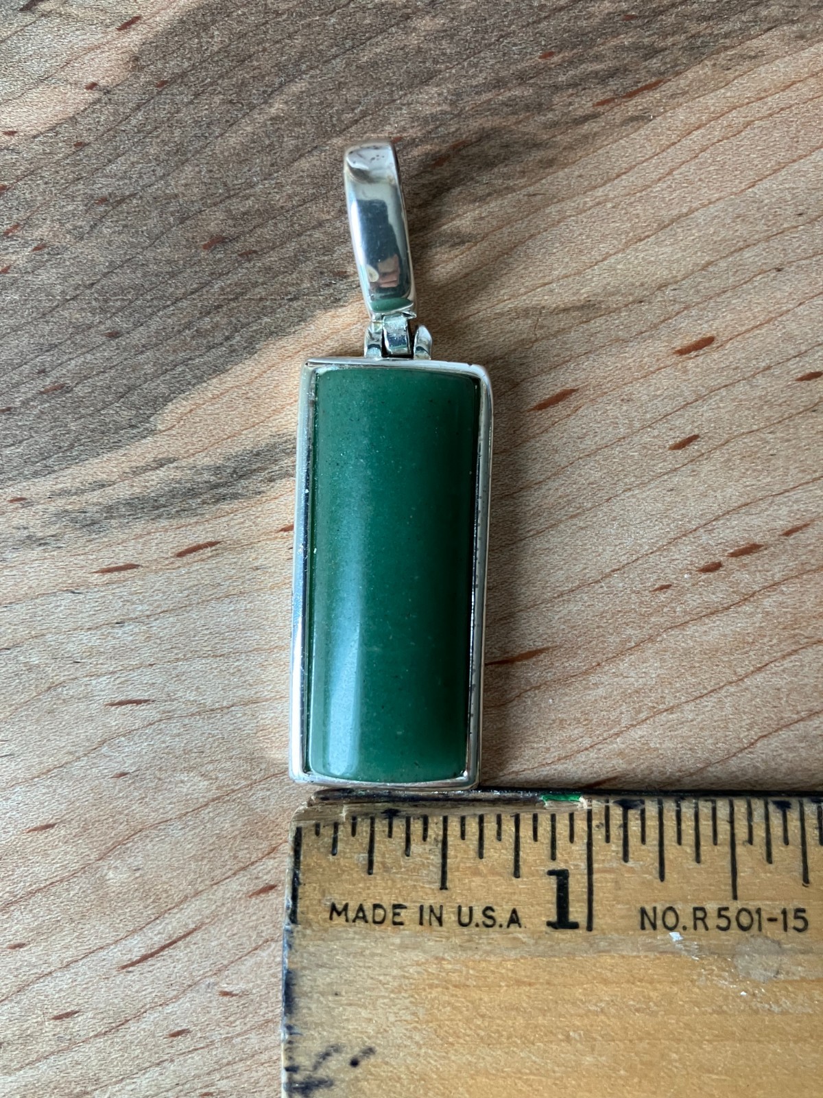 Aventurine Green Gemstone Set in Silver Tone Metal – Pendant Jewelry