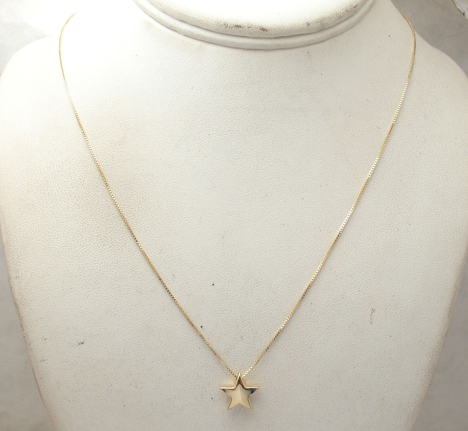 Sliding Puffed Star Pendant Box Chain Necklace Lobster Lock Real 14K Yellow Gold