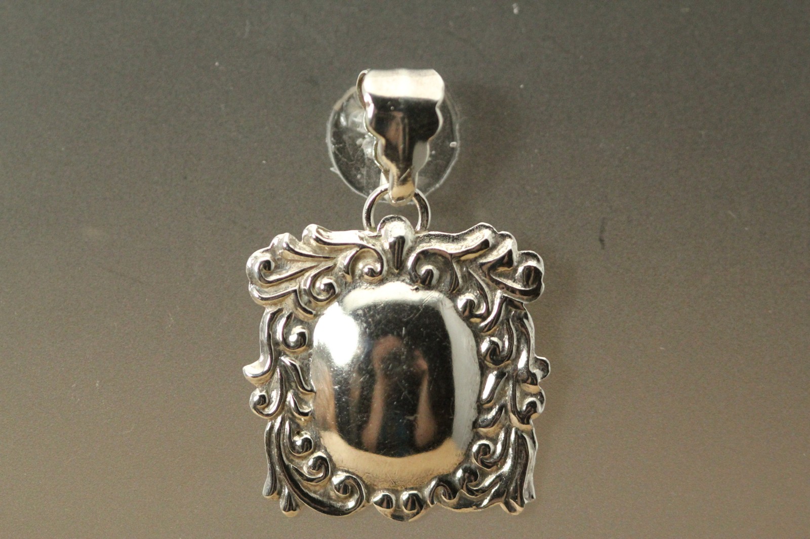 925 Sterling Silver Small Luggage Tag Pendant 2.4 Grams (PEN10106)